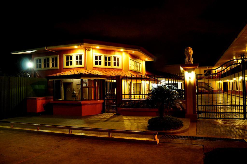 Prado Inn&Suites San Jose  Bagian luar foto
