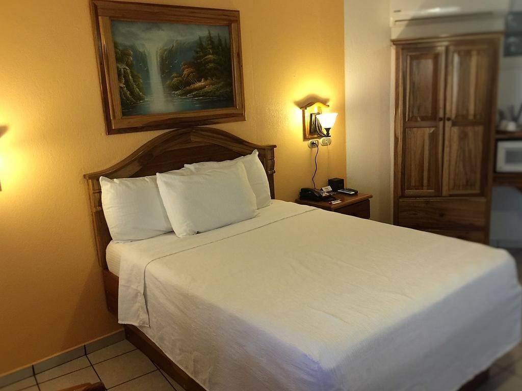 Prado Inn&Suites San Jose  Bagian luar foto
