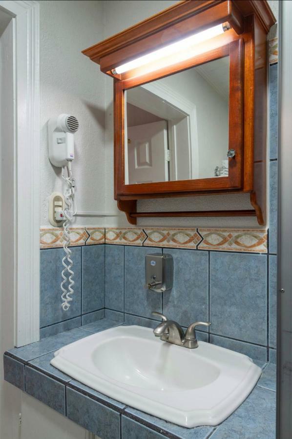 Prado Inn&Suites San Jose  Bagian luar foto