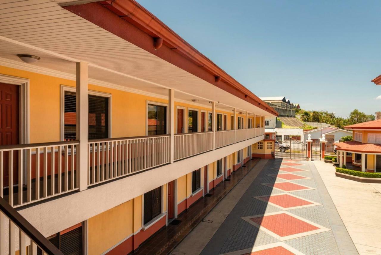 Prado Inn&Suites San Jose  Bagian luar foto