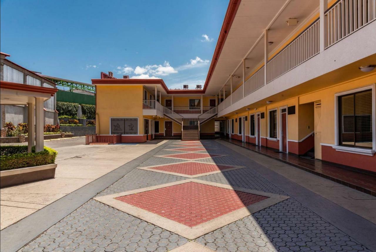 Prado Inn&Suites San Jose  Bagian luar foto
