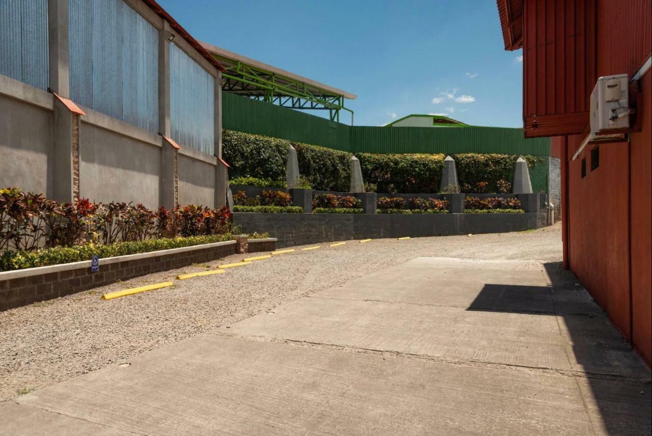 Prado Inn&Suites San Jose  Bagian luar foto